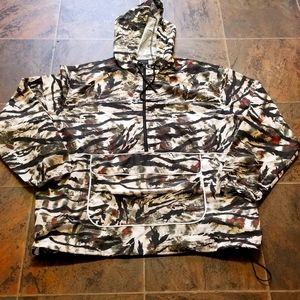 XL wind breaker  pullover